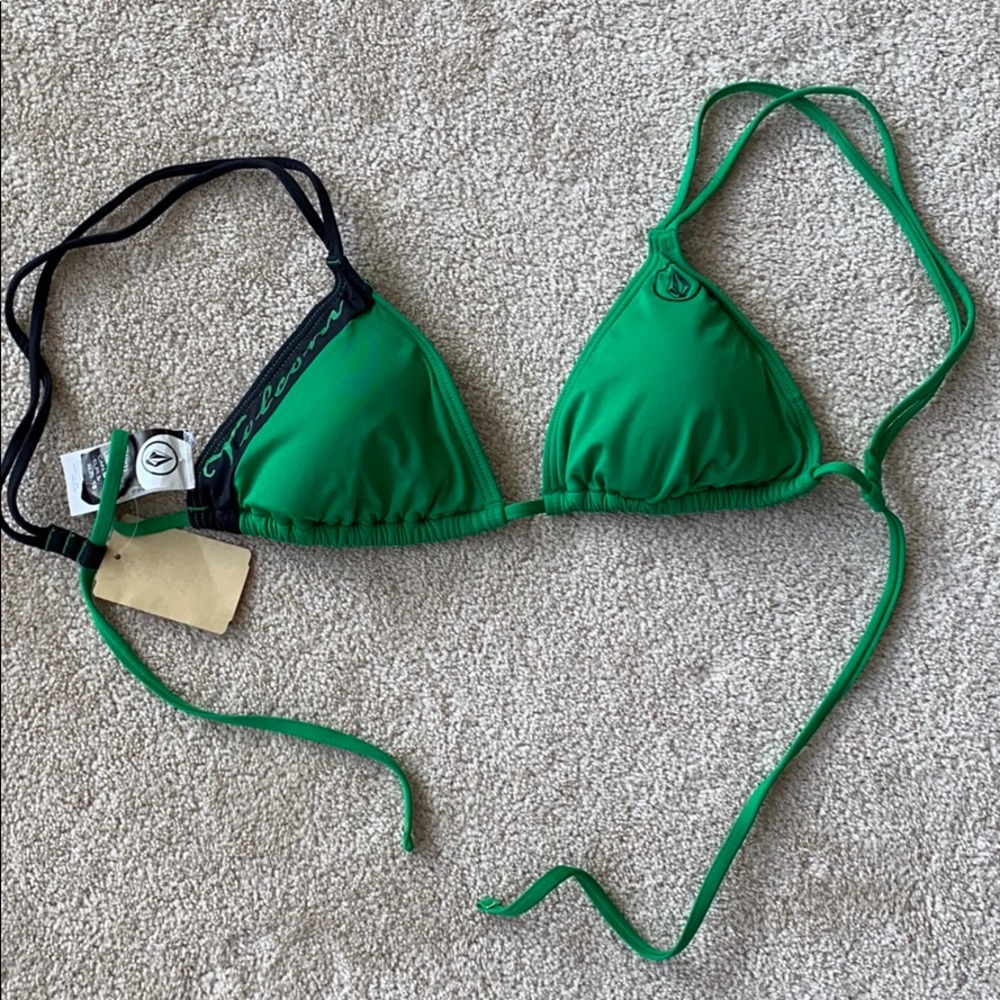 NWT Volcom bikini top